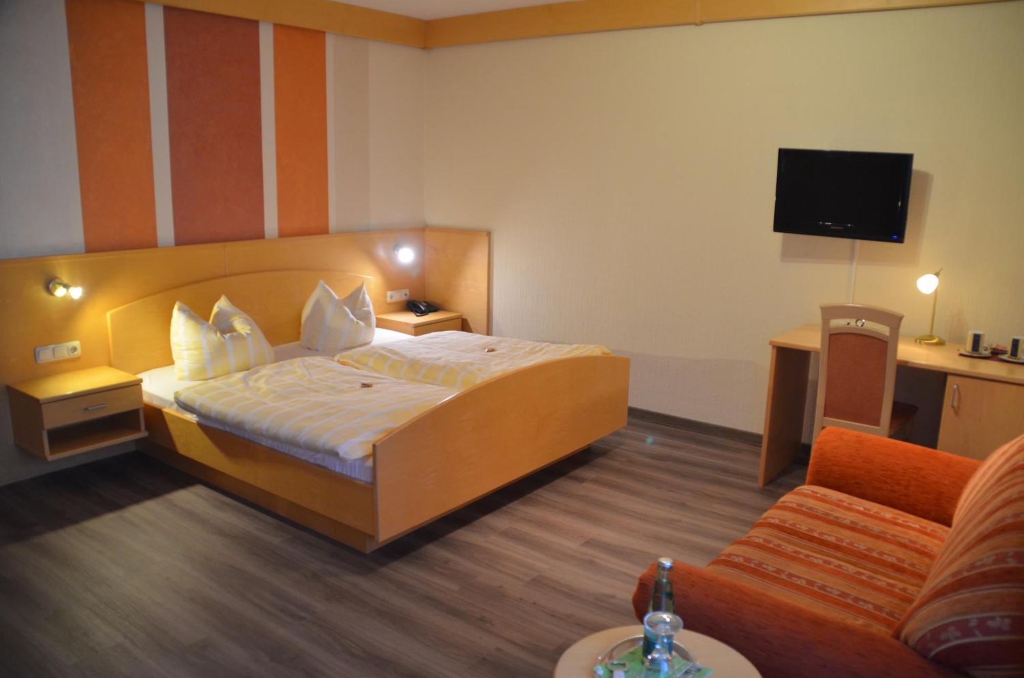 Hotel Koenigsteiner Hof Кёнигштайн Экстерьер фото