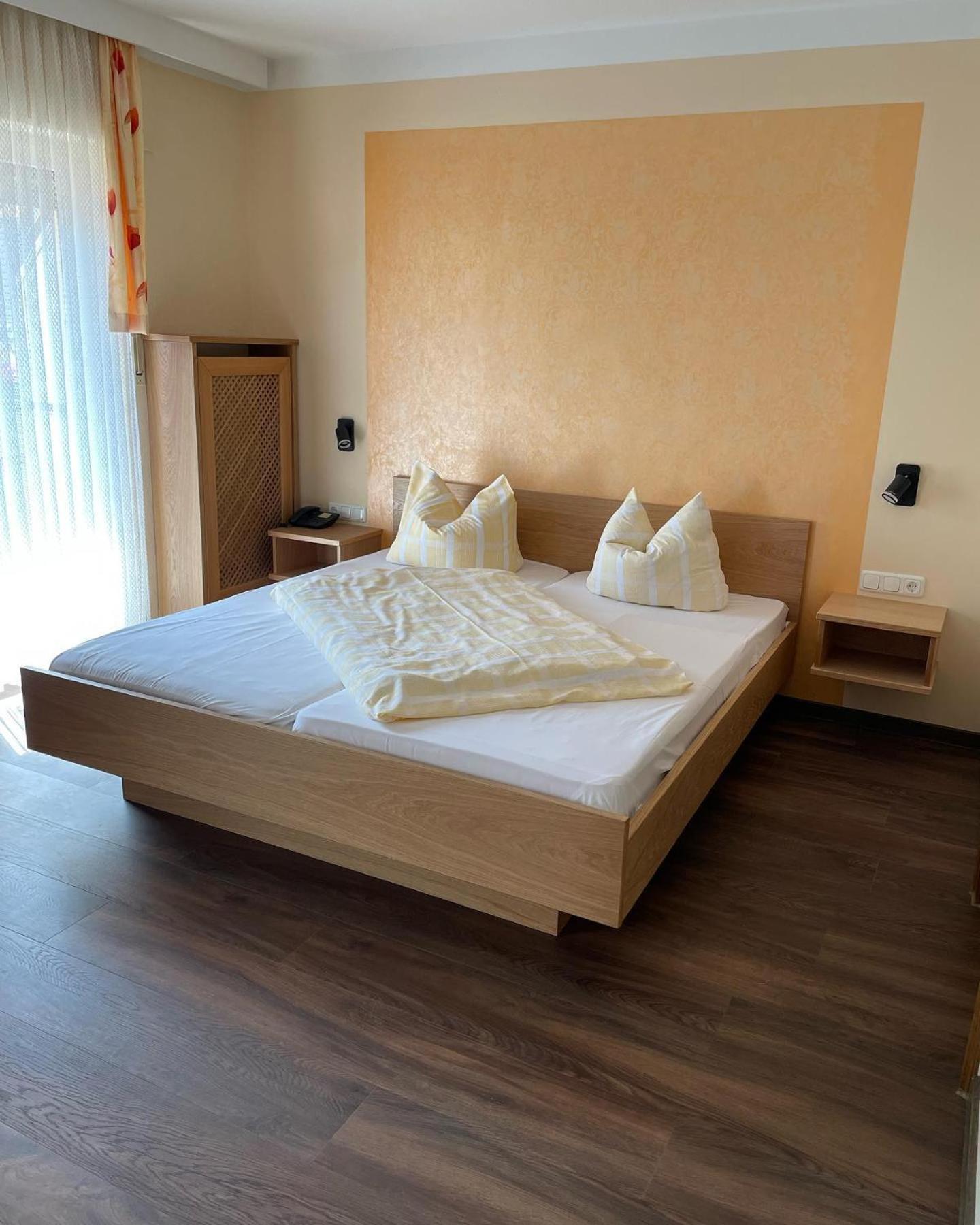Hotel Koenigsteiner Hof Кёнигштайн Экстерьер фото