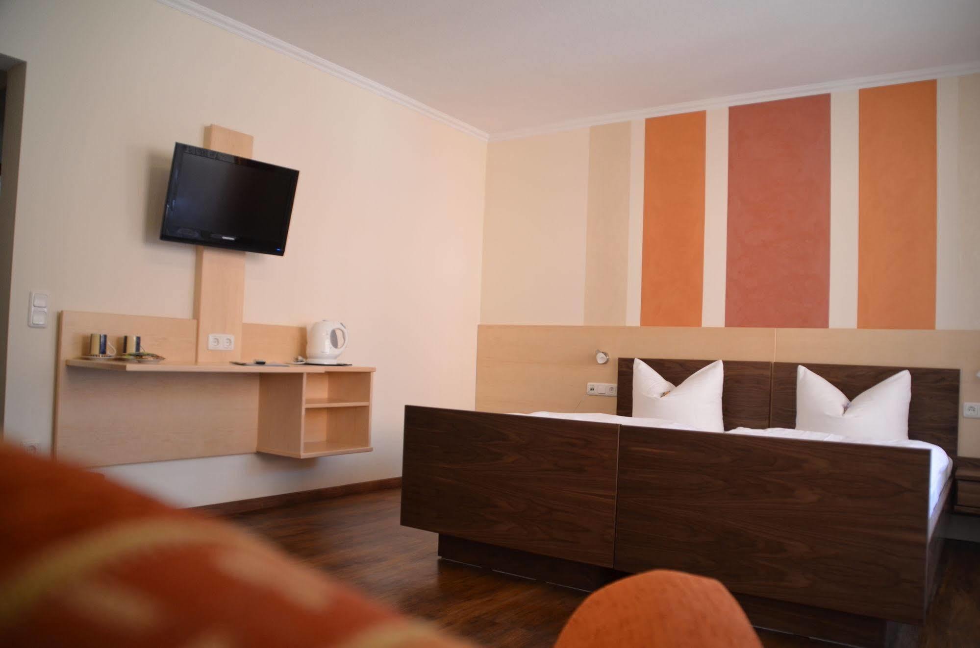 Hotel Koenigsteiner Hof Кёнигштайн Экстерьер фото